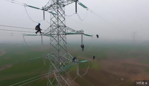 在35kv及以下電力電纜接頭中，改善其護(hù)套斷開處電場(chǎng)分布的方法有幾種